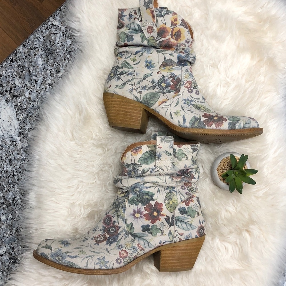 DINGO Leather Floral Jackpot DI 132 BOOTIE  2” Block Heels EUC - Picture 5 of 9